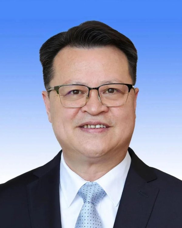 搭档网 8地任命省级政府副职，两人中央“空降”，两人央企高管转政